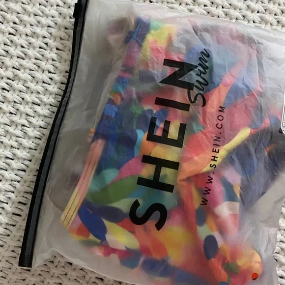 Shein multicolored deep V halter one piece swimsuit size small New in bag - Picture 6 of 8